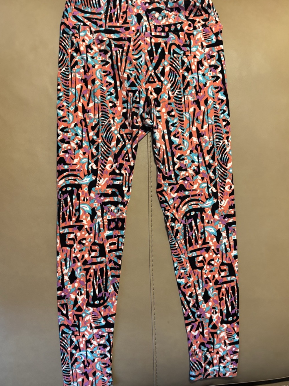 Lularoe Abstract Print Leggings in Black & Pink Size Medium